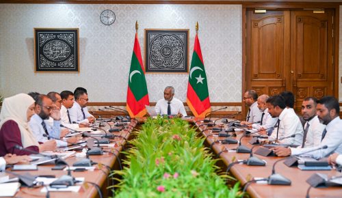 މިއަދު ރައީސް އޮފީހުގައި ކުރިއަށްދިޔަ ވަޒީރުންގެ ބައްދަލުވުން. ފޮޓޯ: ރައީސް އޮފީސް