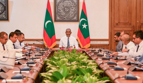 ވަޒީރުންގެ މަޖިލީހުގެ ބައްދަލުވުން ކުރިއަށްދަނީ. ފޮޓޯ: ރައީސް އޮފީސް