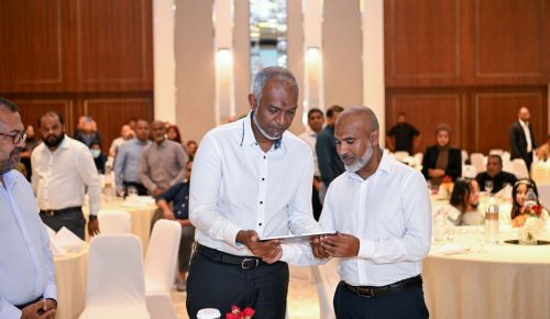 ރިވެލި ޕްރޮގްރާމް އިފްތިތާޙް ކުރުމުގެ ތެރެއިން. ފޮޓޯ: ރައީސް އޮފީސް