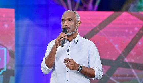 ރައީސް ޑރ މުޙައްމަދު މުޢިއްޒު. ފޮޓޯ: ރައީސް އޮފީސް