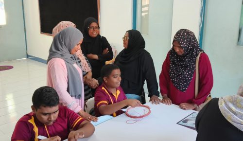 ޝަރަފުއްދީން ސްކޫލްގެ ސްކިލްސް ސެންޓަރ ހުޅުވުމުގެ ރަަސްމިއްޔާތުގެ ތެރެއިން. ފޮޓޯ:ޝަރަފުއްދީން ސްކޫލް