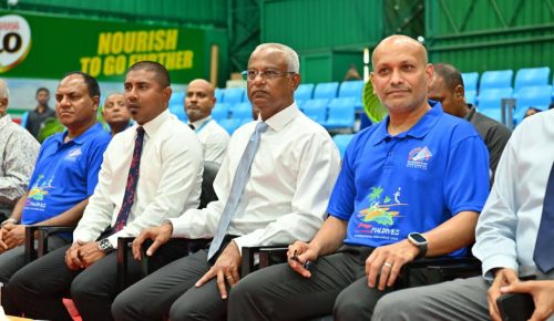 Raees badminton