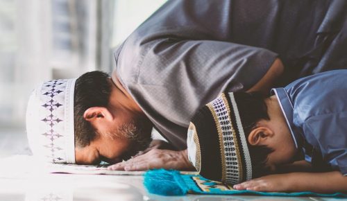 Religious-muslim-father-and-son-praying--1200x720