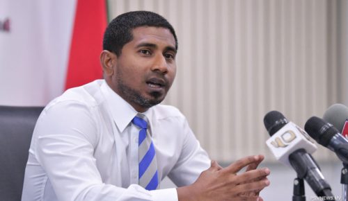 ކުރީގެ ޔޫތް އެންޑް ސްޕޯޓްސް މިނިސްޓަރ އަޙްމަދް މަޙްލޫފް. ފޮޓޯ: ޕީއެސްއެމް