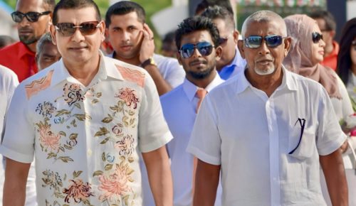 އެމްޕީ ސިޔާމް ބައްޕަ ޤާސިމް އާއި އެކު