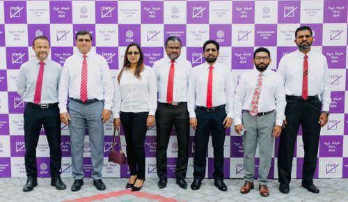ޖޭޕީގެ ޓިކެޓްގައި މަޖިލީހަށް ވާދަކުރެއްވުމަށް ފޯމް ހުށައެޅުއްވި ބައެއް ބޭފުޅުން.